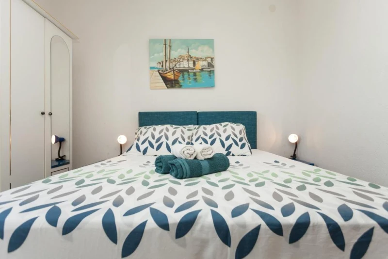 Two bedroom apartment ground floor, Zimmer