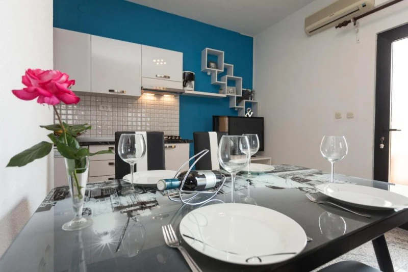 Two bedroom apartment ground floor, Wohnzimmer