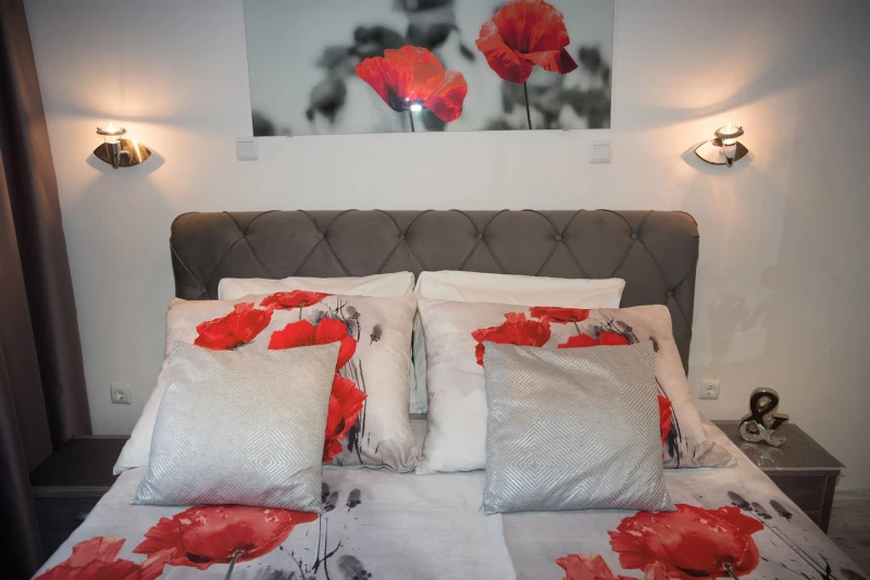 One bedroom apartment with balcony and seaview, Zimmer