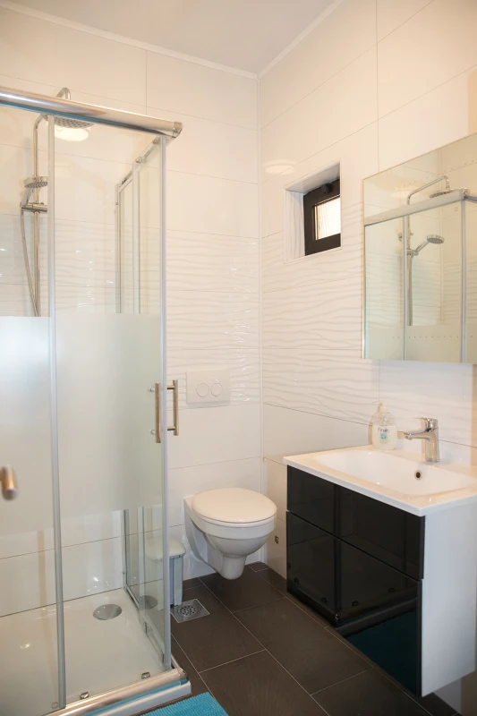 Superior one bedroom apartment, Badezimmer / WC