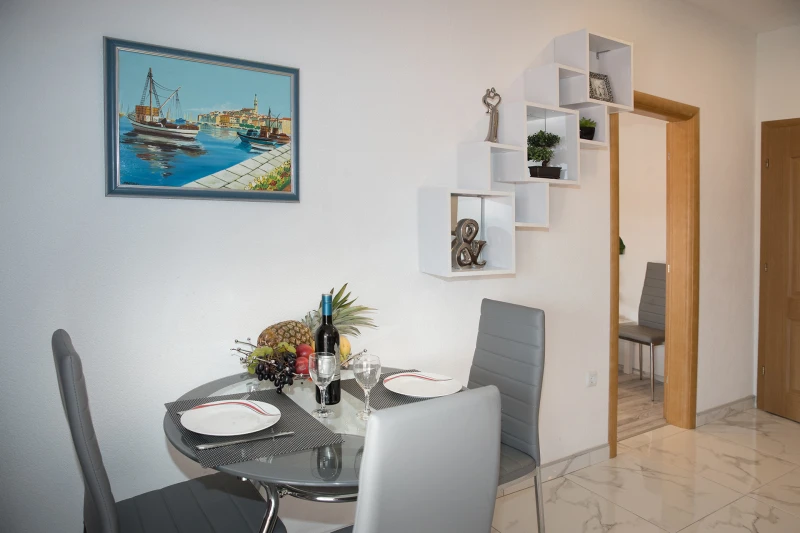 Superior one bedroom apartment, Wohnzimmer