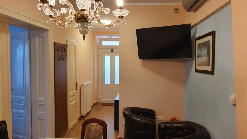 Apartment 1, Dnevni boravak