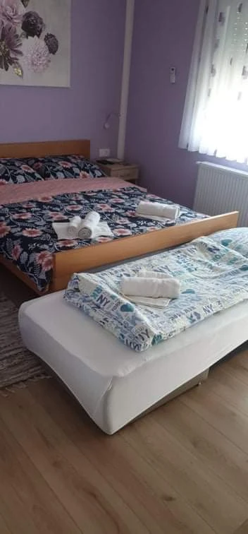 Studio apartman 2, Zimmer