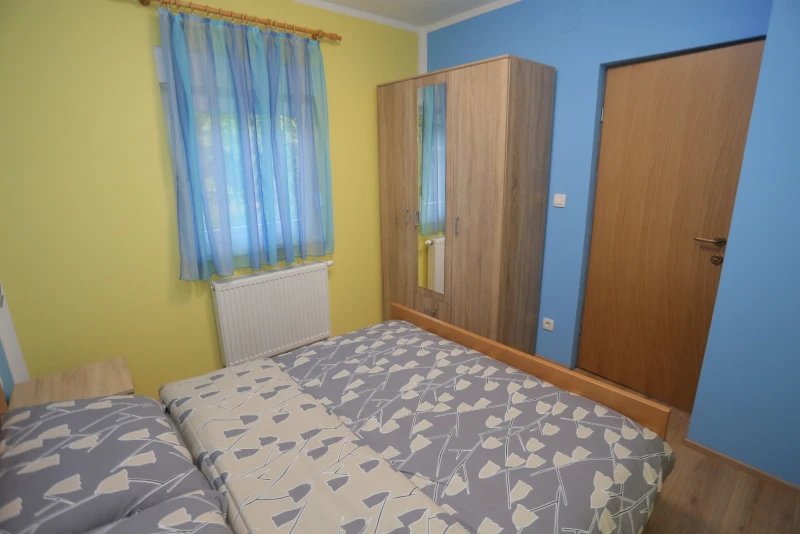 Apartman 3, Zimmer
