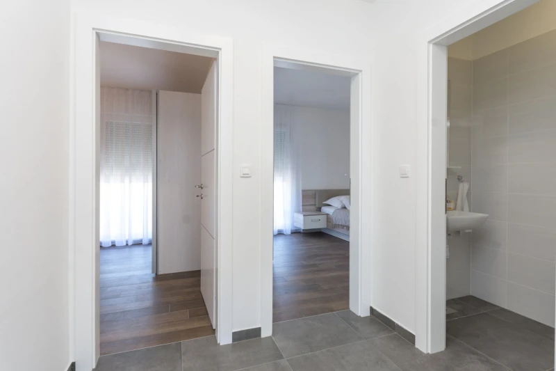 B2, Bedrooms