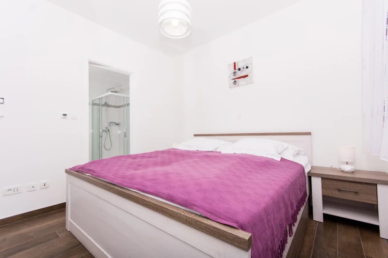 B1, Bedrooms