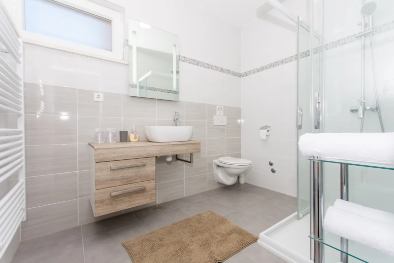 B1, Bathroom / WC