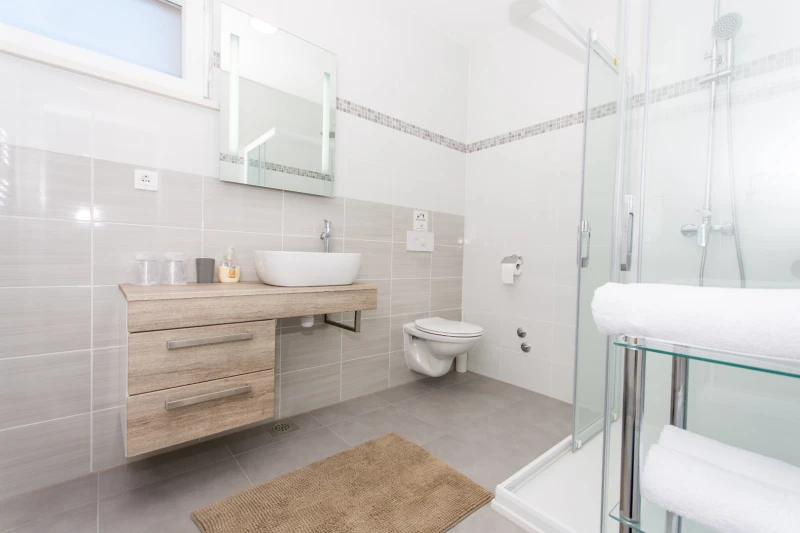 B1, Bathroom / WC