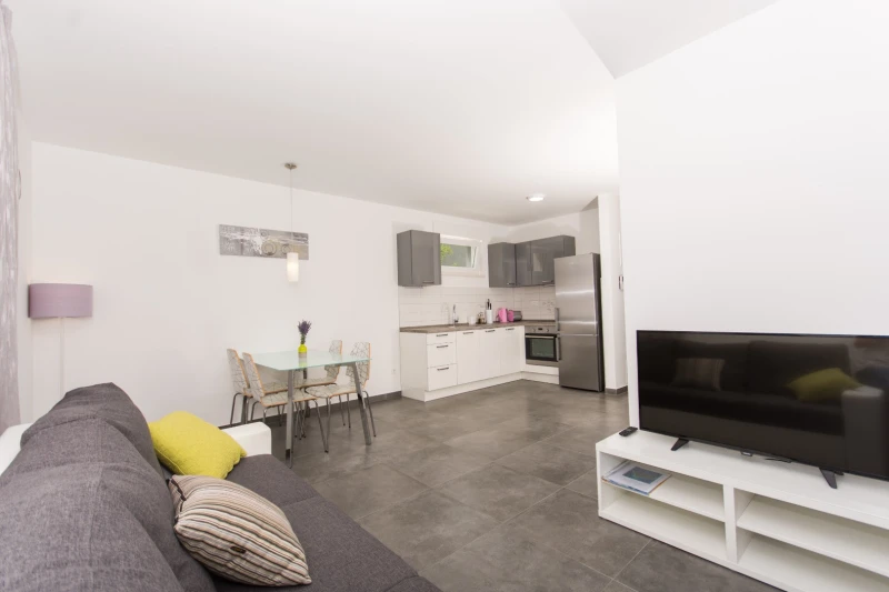 A1, Living room