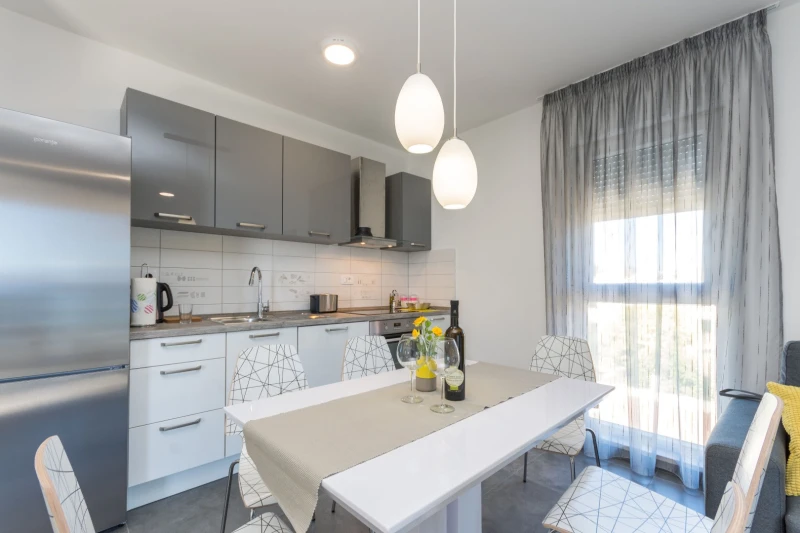 B2, Kitchen