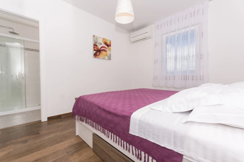 A1, Bedrooms