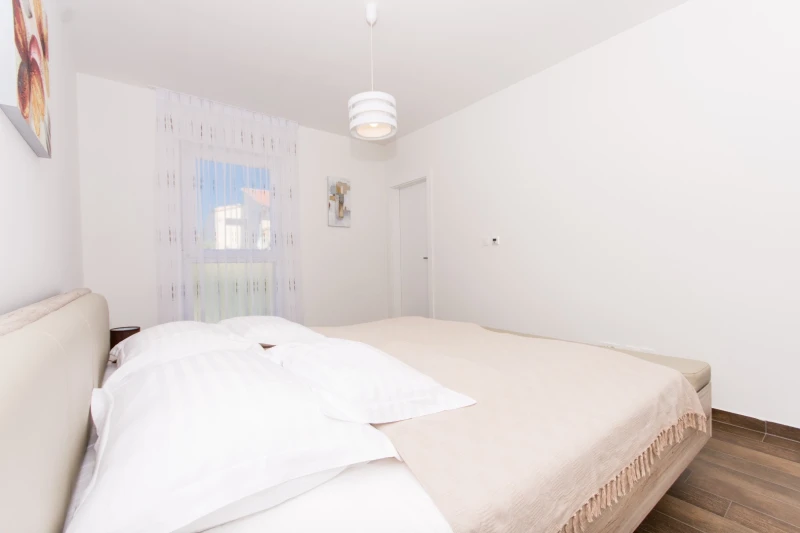 B1, Bedrooms