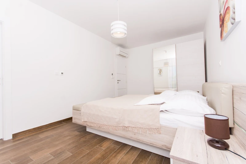 B1, Bedrooms