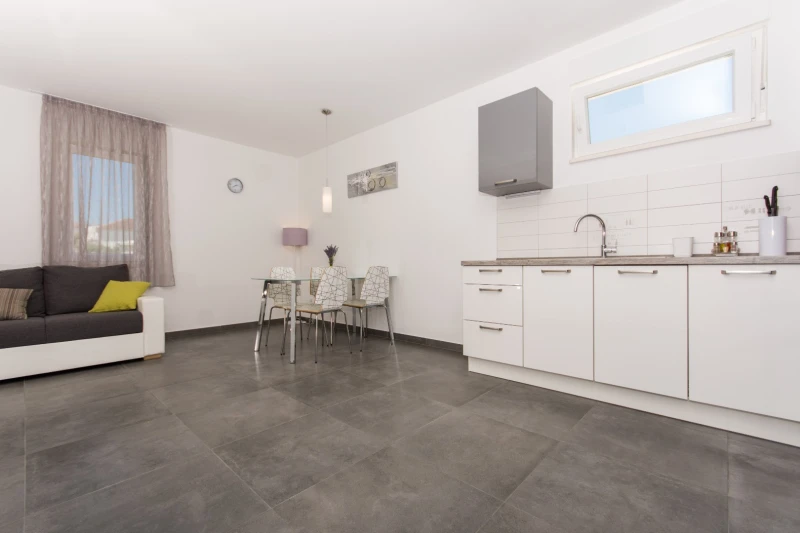 A1, Living room