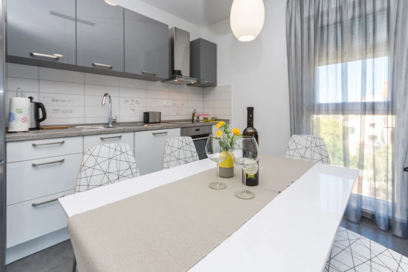 B2, Kitchen
