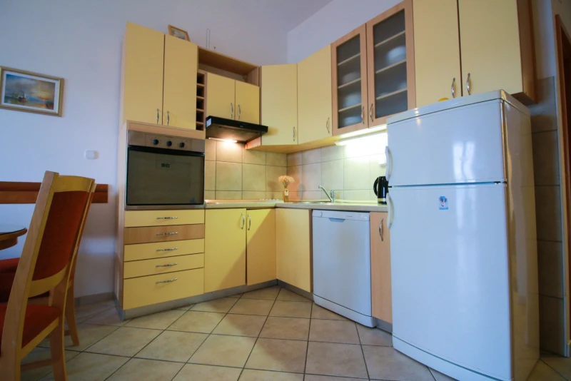 Apartment Đoni A, Küche