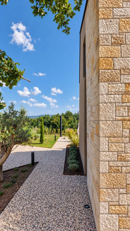 VILLA ZE, Pazin
