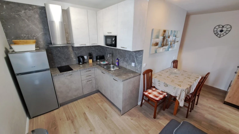 Apartman 12 (Luksuzni), Kuhinja