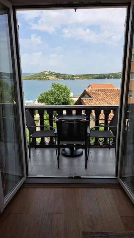 Apartman 12 (Luksuzni), Balkon / terasa
