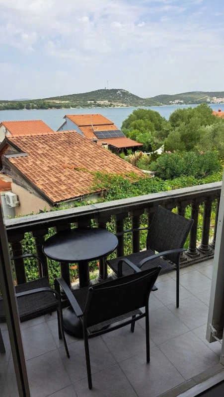 Apartman 12 (Luksuzni), Balkon / terasa