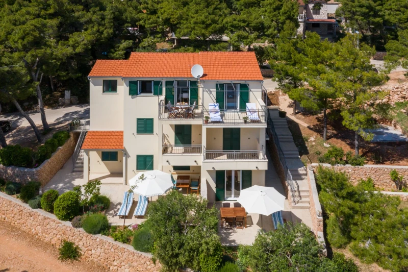 Apartments Silvana, Sveta Nedjelja
