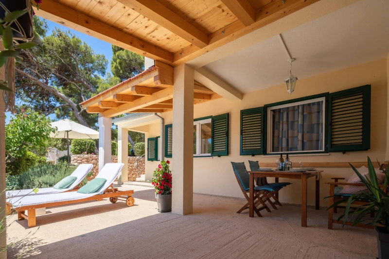 ORANGE APARTMAN, Dnevni boravak