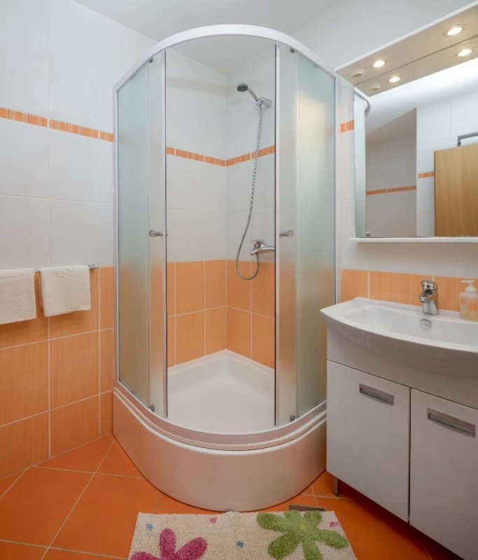 ORANGE APARTMAN, Kupaonica / wc