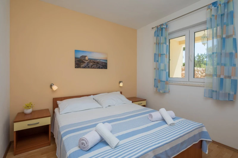 ORANGE APARTMENT