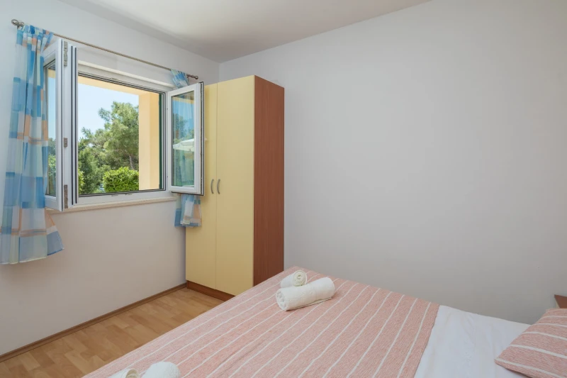 ORANGE APARTMENT