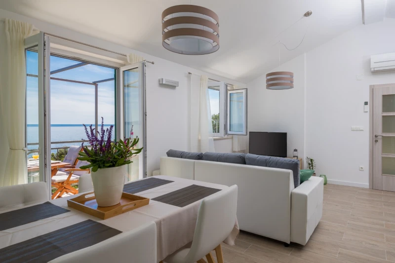 PENTHOUSE APARTMENT