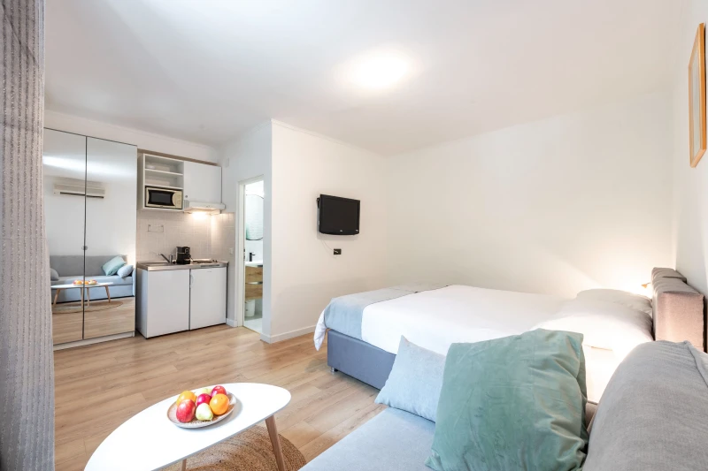03 Double/Twin Room - private terrace, Apartments and Rooms, Dubrovnik