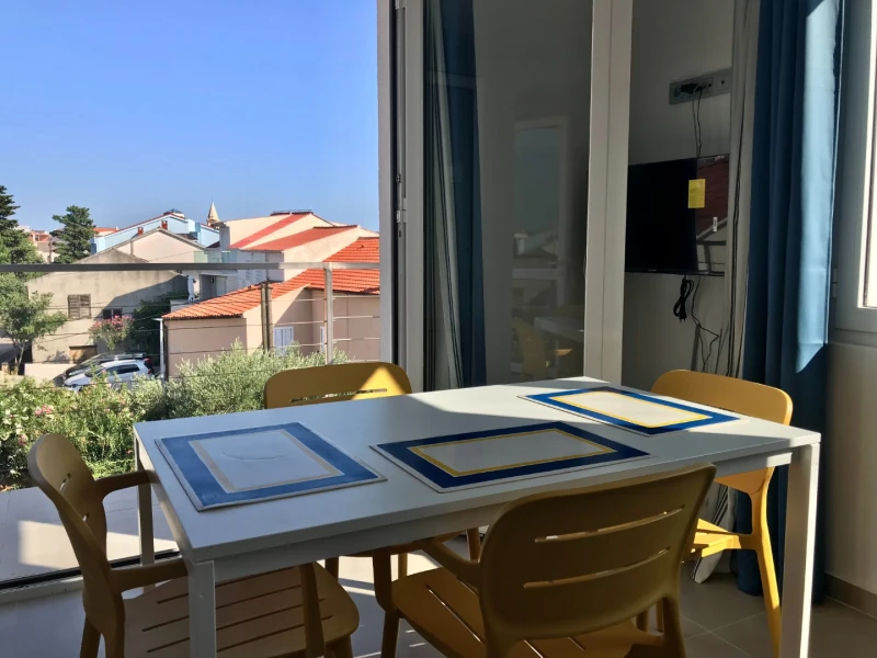 Apartment 1-5, Wohnzimmer