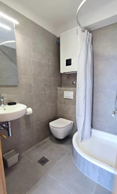 Apartment 1-5, Badezimmer / WC