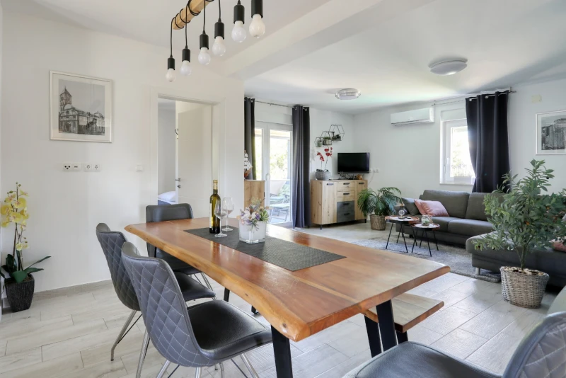 Villa Rocky, Wohnzimmer