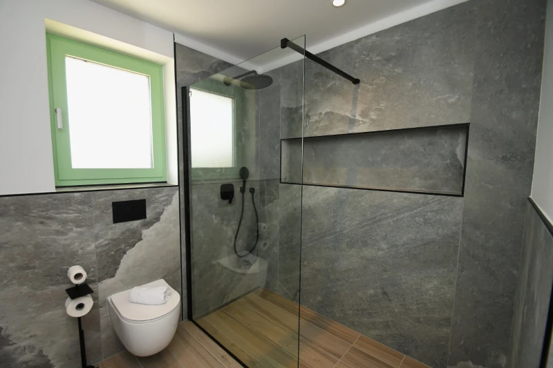 Villa Helena, Bathroom / WC