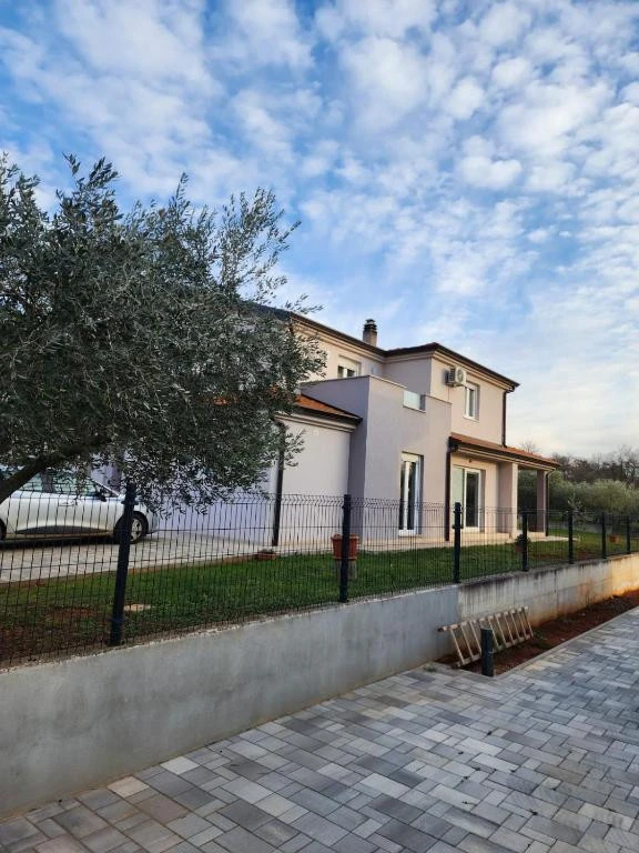 Apartments Mary, Novigrad