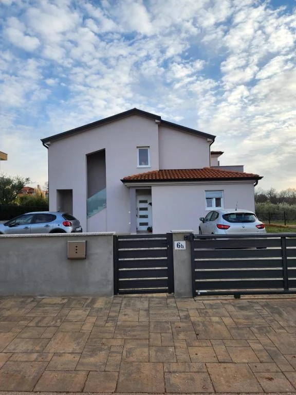 Apartments Mary, Novigrad