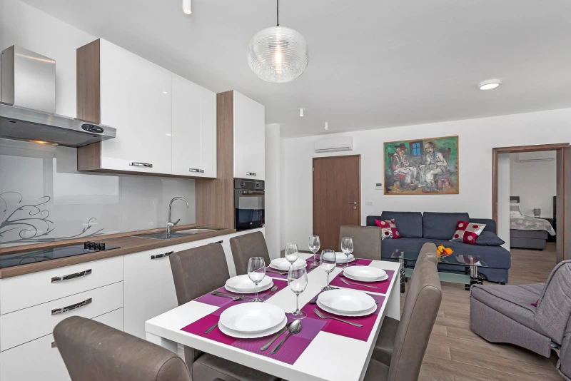 Apartment 6, Küche