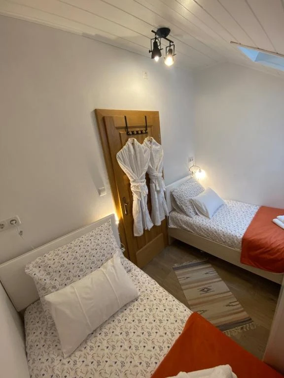 Casa Tilia - rustikalna kamena kuća s bazenom, Sobe