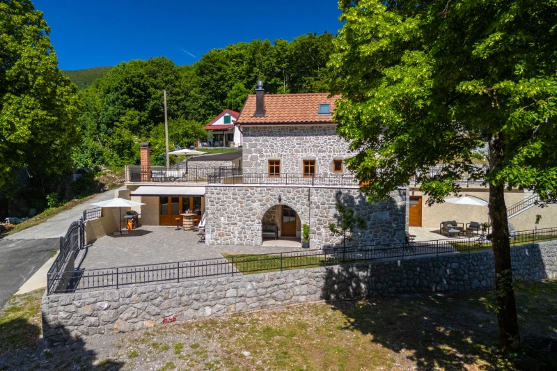 Casa Tilia - rustikalna kamena kuća s bazenom, Casa Tilia - rustikalna kamena kuća s bazenom, Ledenice