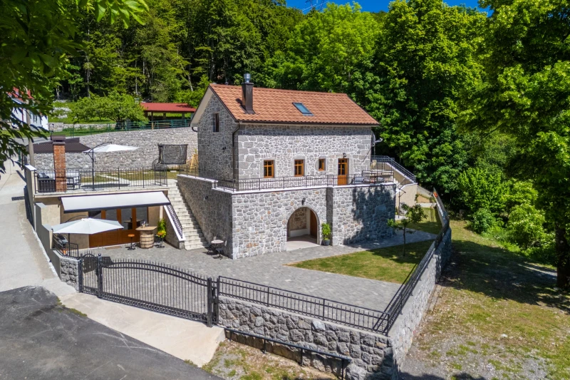 Casa Tilia - rustikalna kamena kuća s bazenom, Casa Tilia - rustikalna kamena kuća s bazenom, Ledenice