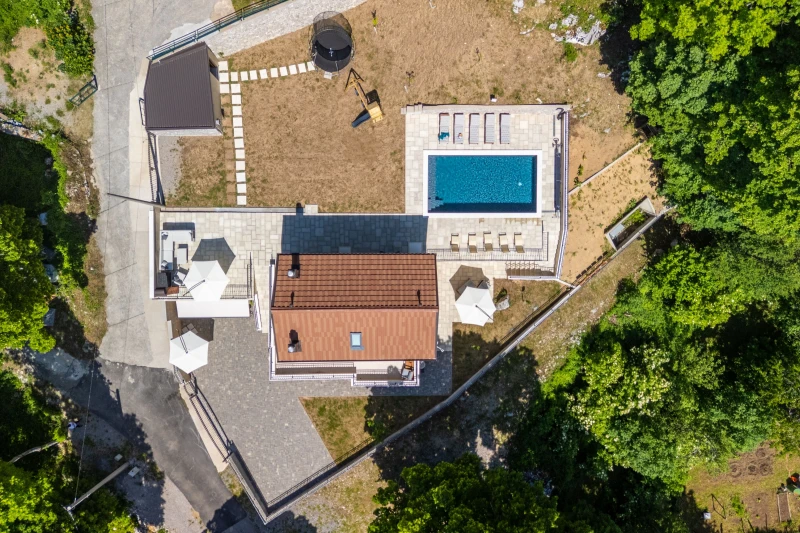 Casa Tilia - rustikalna kamena kuća s bazenom, Ledenice