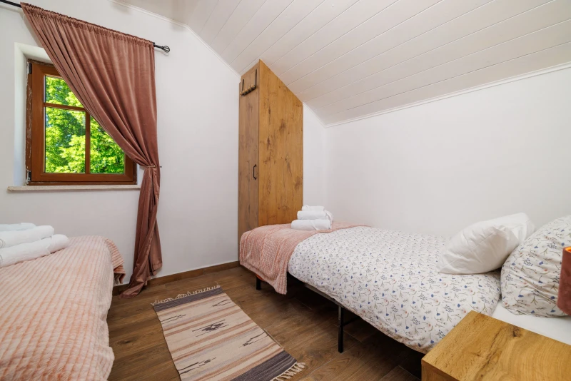 Casa Tilia - rustikalna kamena kuća s bazenom, Sobe