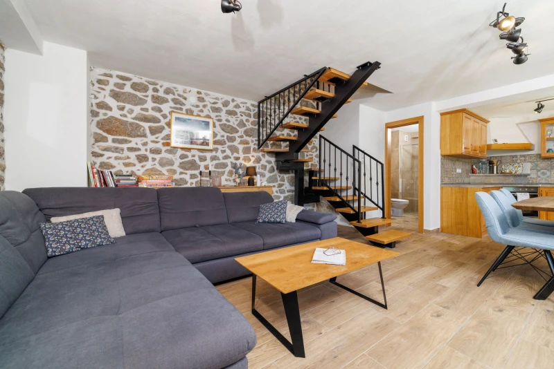 Casa Tilia - rustikalna kamena kuća s bazenom, Dnevni boravak