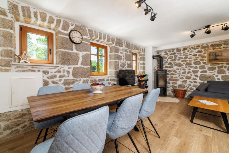Casa Tilia - rustikalna kamena kuća s bazenom, Casa Tilia - rustikalna kamena kuća s bazenom, Ledenice