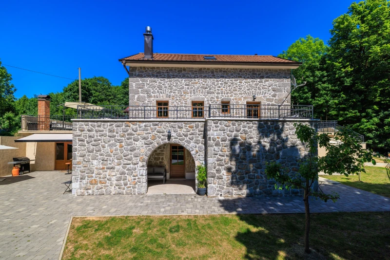Casa Tilia - rustikalna kamena kuća s bazenom, Casa Tilia - rustikalna kamena kuća s bazenom, Ledenice