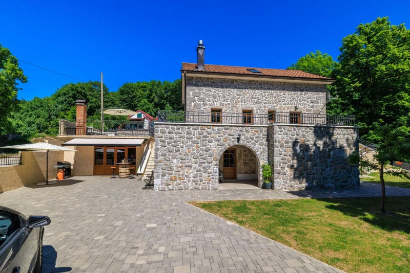 Casa Tilia - rustikalna kamena kuća s bazenom, Casa Tilia - rustikalna kamena kuća s bazenom, Ledenice
