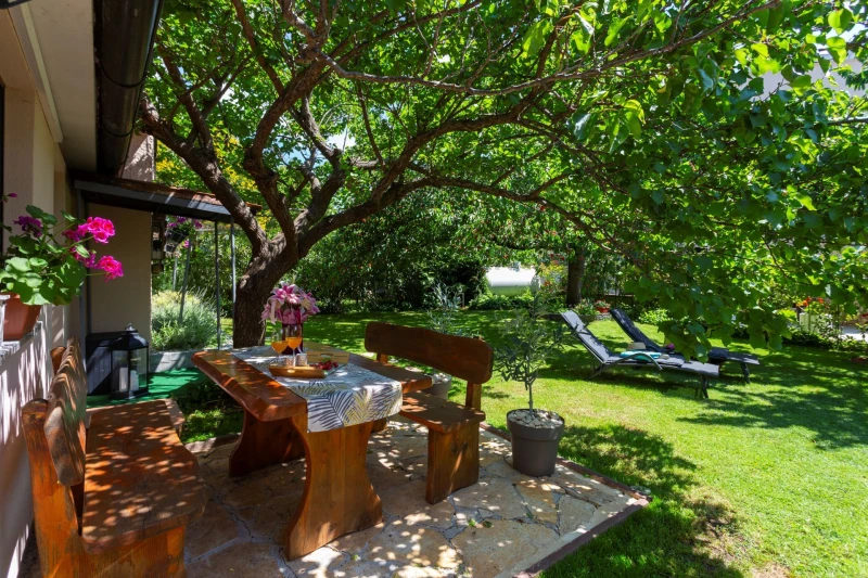 Serenity Garden Cottage