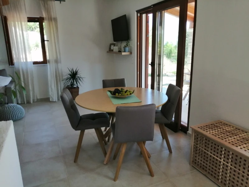 House Gnjila 2+2, Wohnzimmer