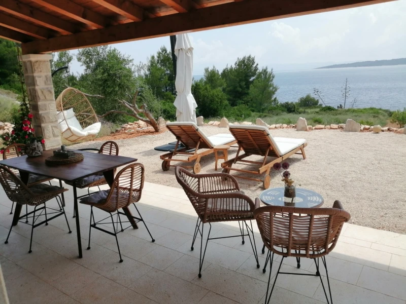 Island seclusion atmosphere